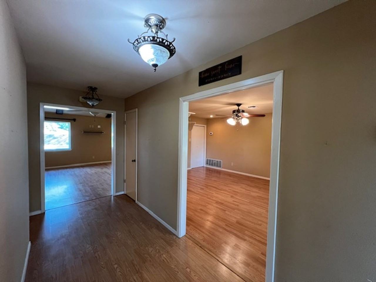 405 Westmont Dr - Photo 3 of 26