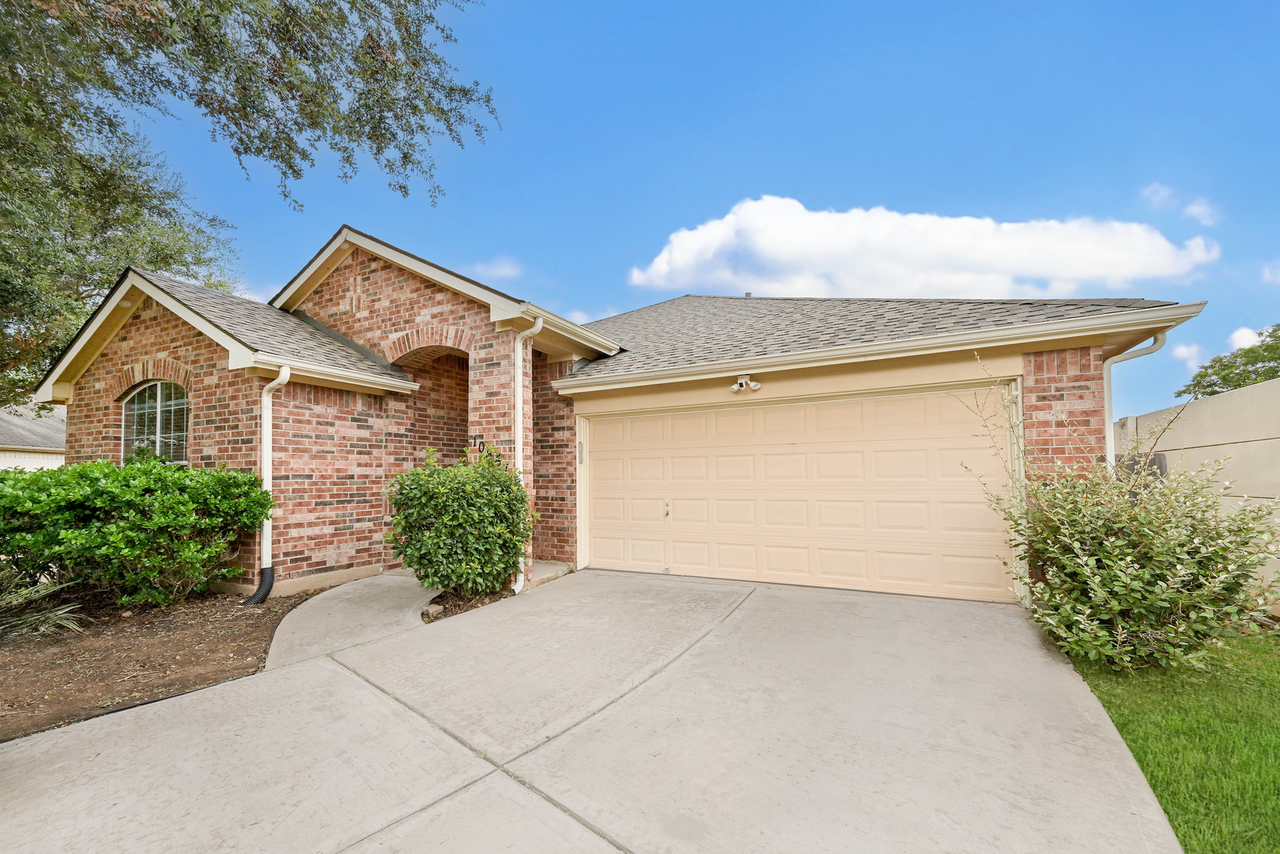 10947 Redstone Ct - Photo 2 of 30