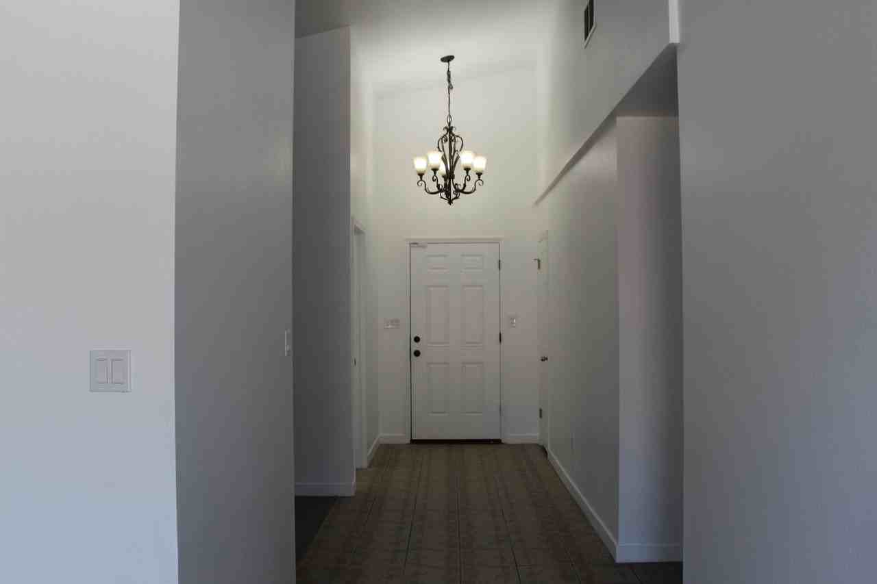 3821 Rainier Ct - Photo 3 of 24