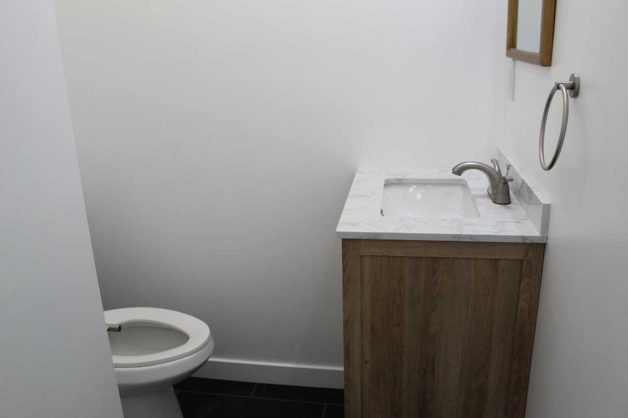 3821 Rainier Ct - Photo 4 of 24