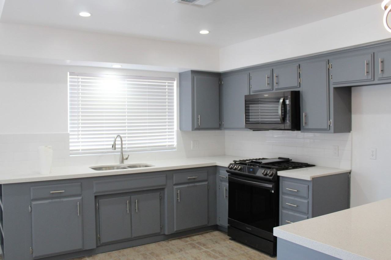 3821 Rainier Ct - Photo 7 of 24