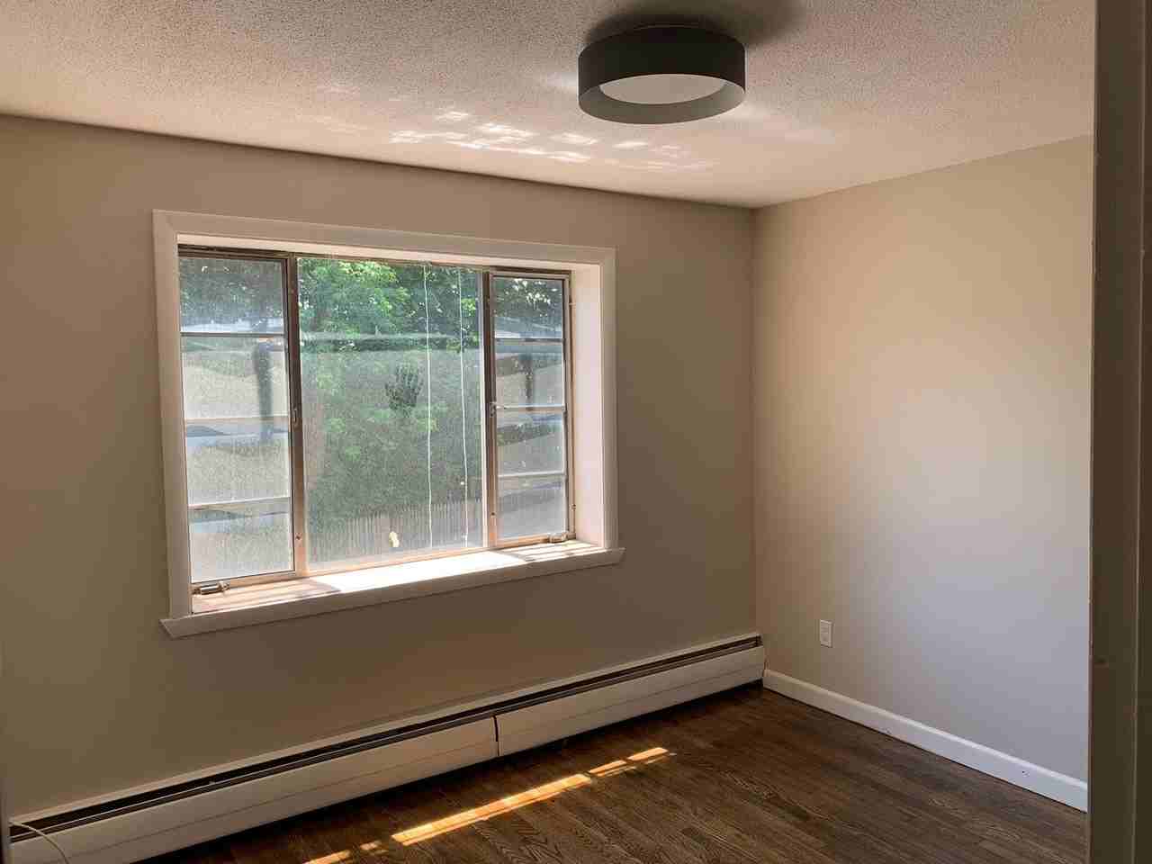 48 Evergreen St - Photo 6 of 9