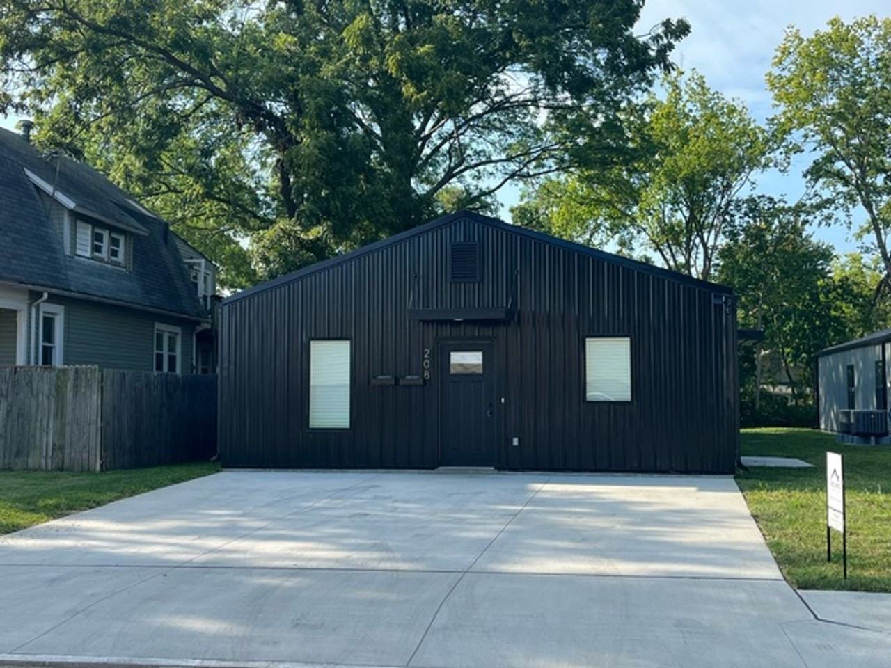 208 3rd Ave - Photo 2 of 38