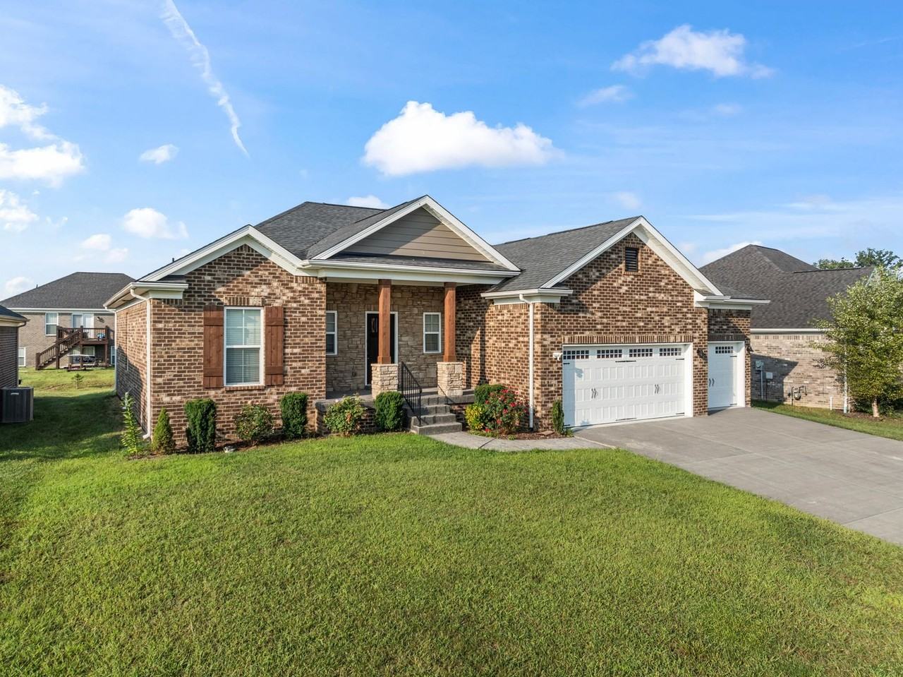 6230 Kamer Ct - Photo 3 of 32