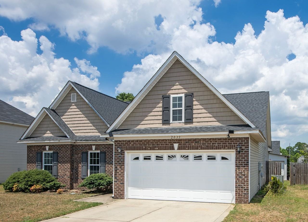 2033 Gray Goose Loop