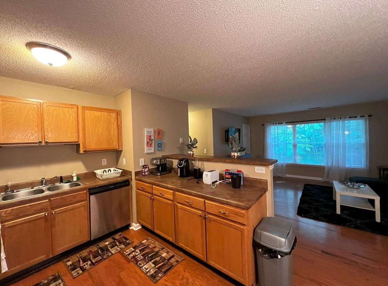 1960 Crest Hollow Drive #202 - Photo 5 of 22