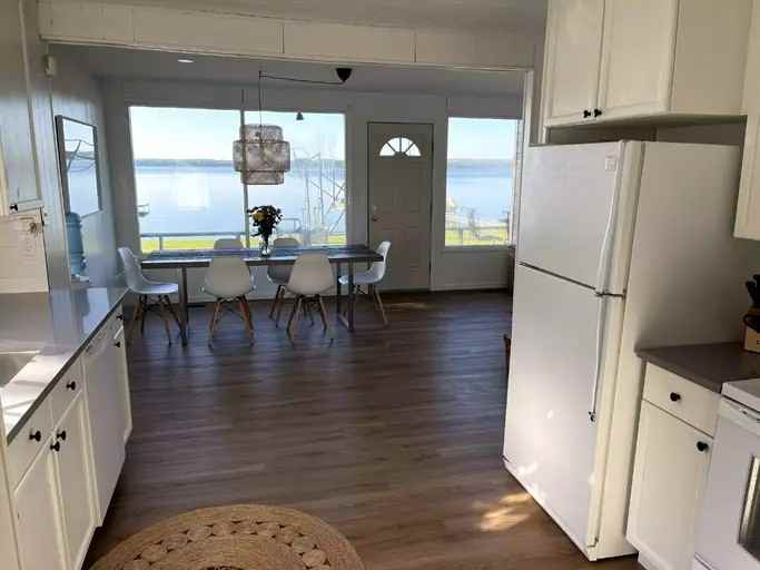 595 1 Ave N - Photo 2 of 15