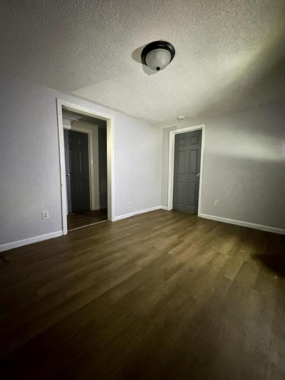 104 S Hardee Ln - Photo 2 of 9