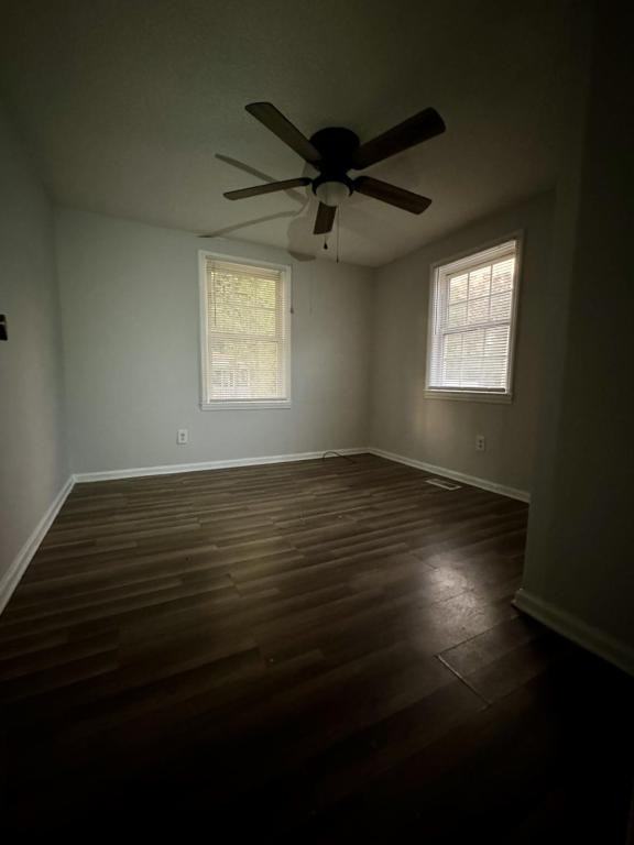 104 S Hardee Ln - Photo 3 of 9