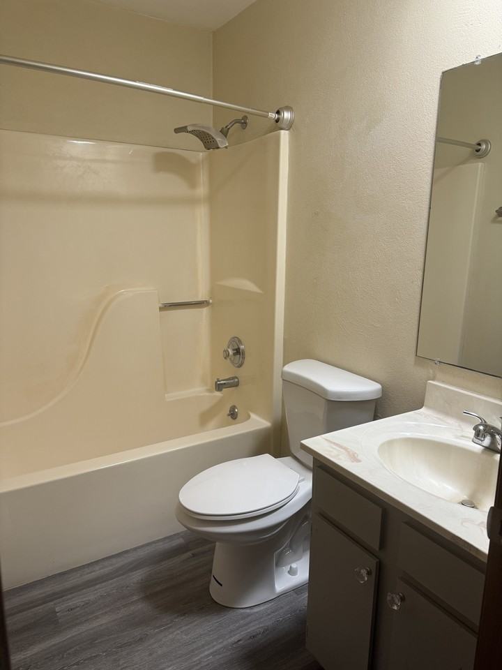 664 Martindale Rd - Photo 2 of 12