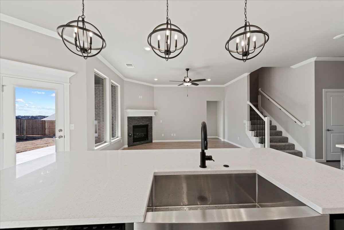 5232 Whitegold Ave - Photo 3 of 33