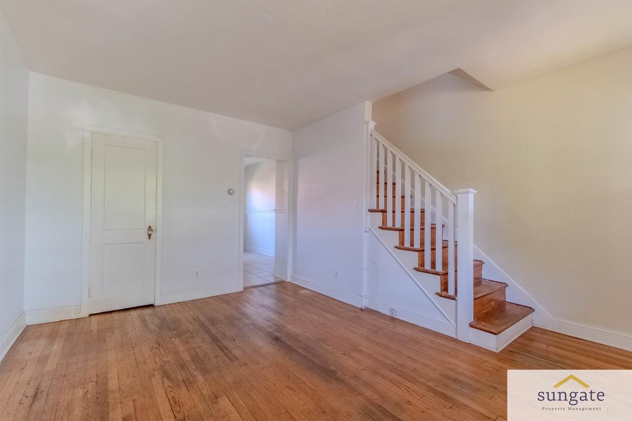 1339 W 37th St - Photo 3 of 12