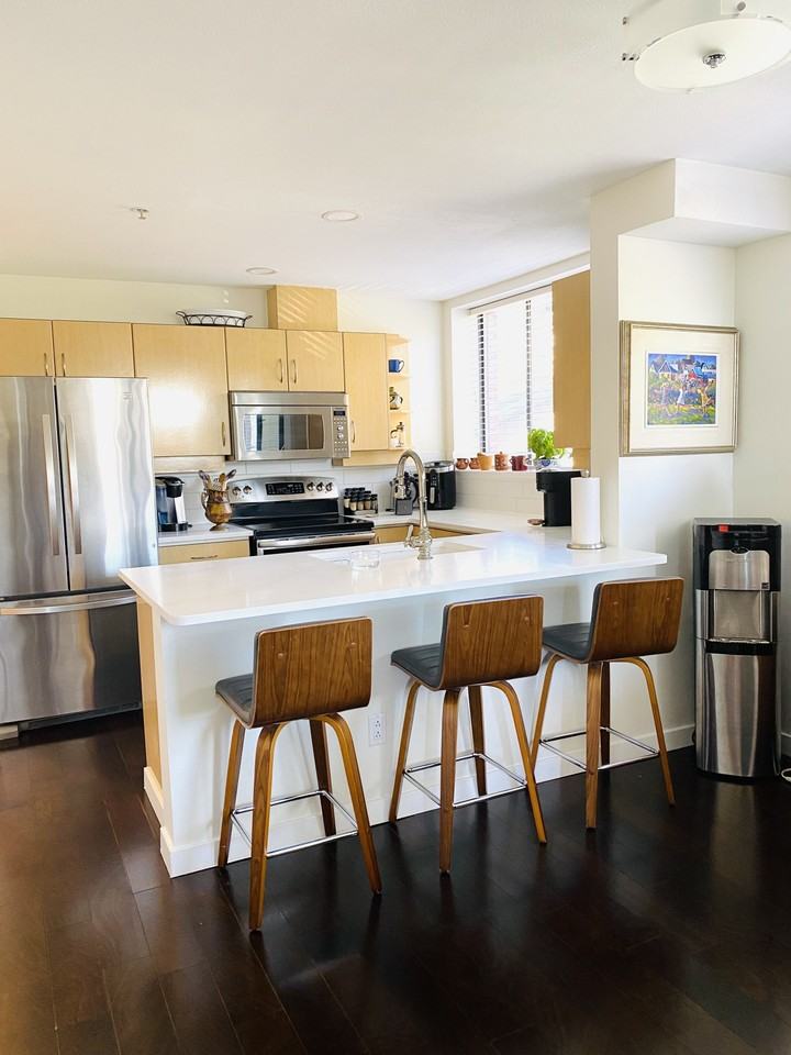 305 Lonsdale Avenue #201 - Photo 3 of 15