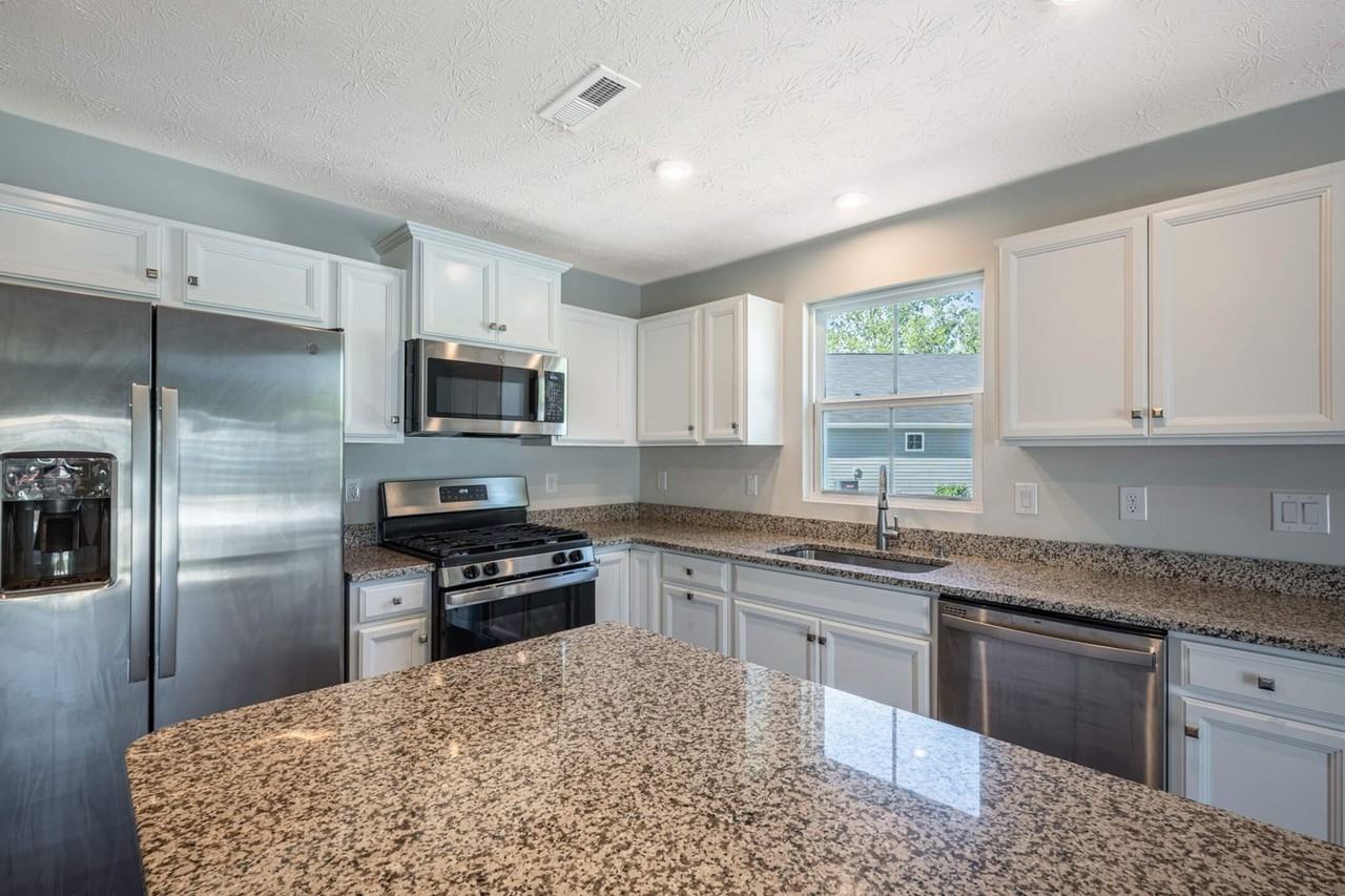 2027 Trillium Way - Photo 3 of 30