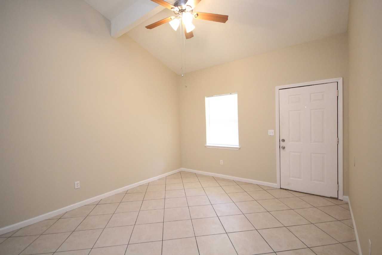 909 N 77th Ave #A - Photo 3 of 13