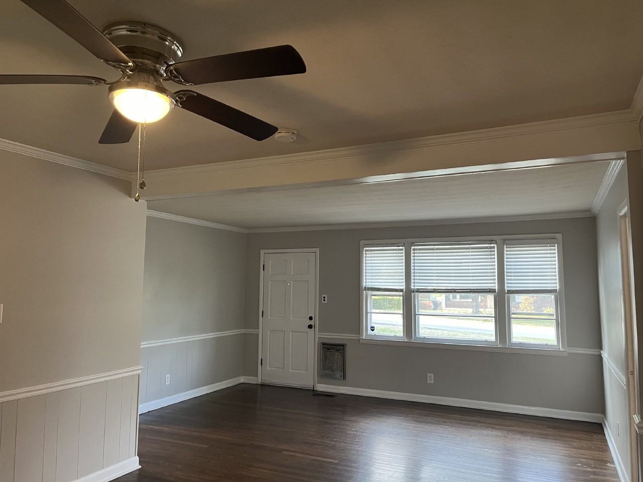 306 James Ave - Photo 2 of 21