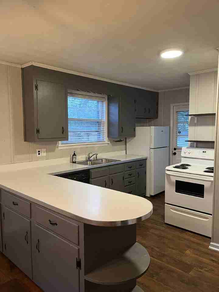 306 James Ave - Photo 5 of 21