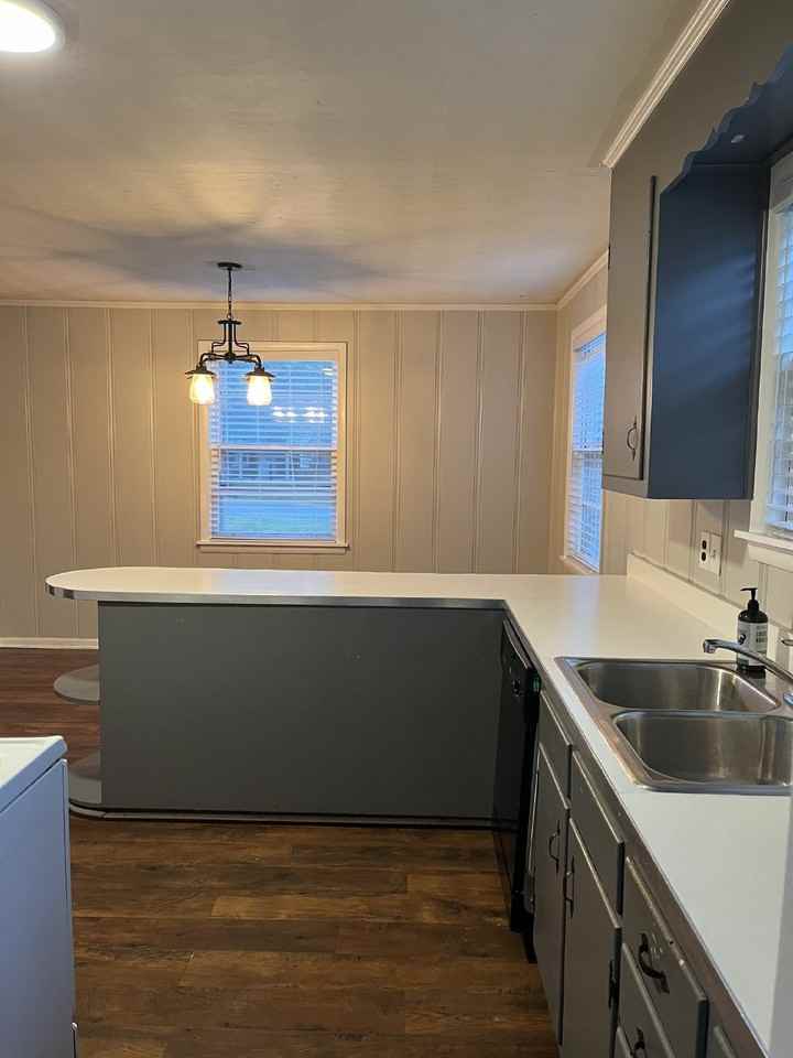 306 James Ave - Photo 6 of 21