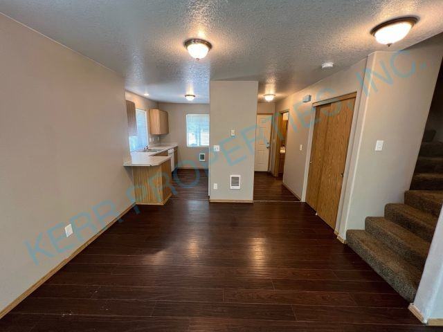 15514 Southeast Stark Street - Photo 5 of 19