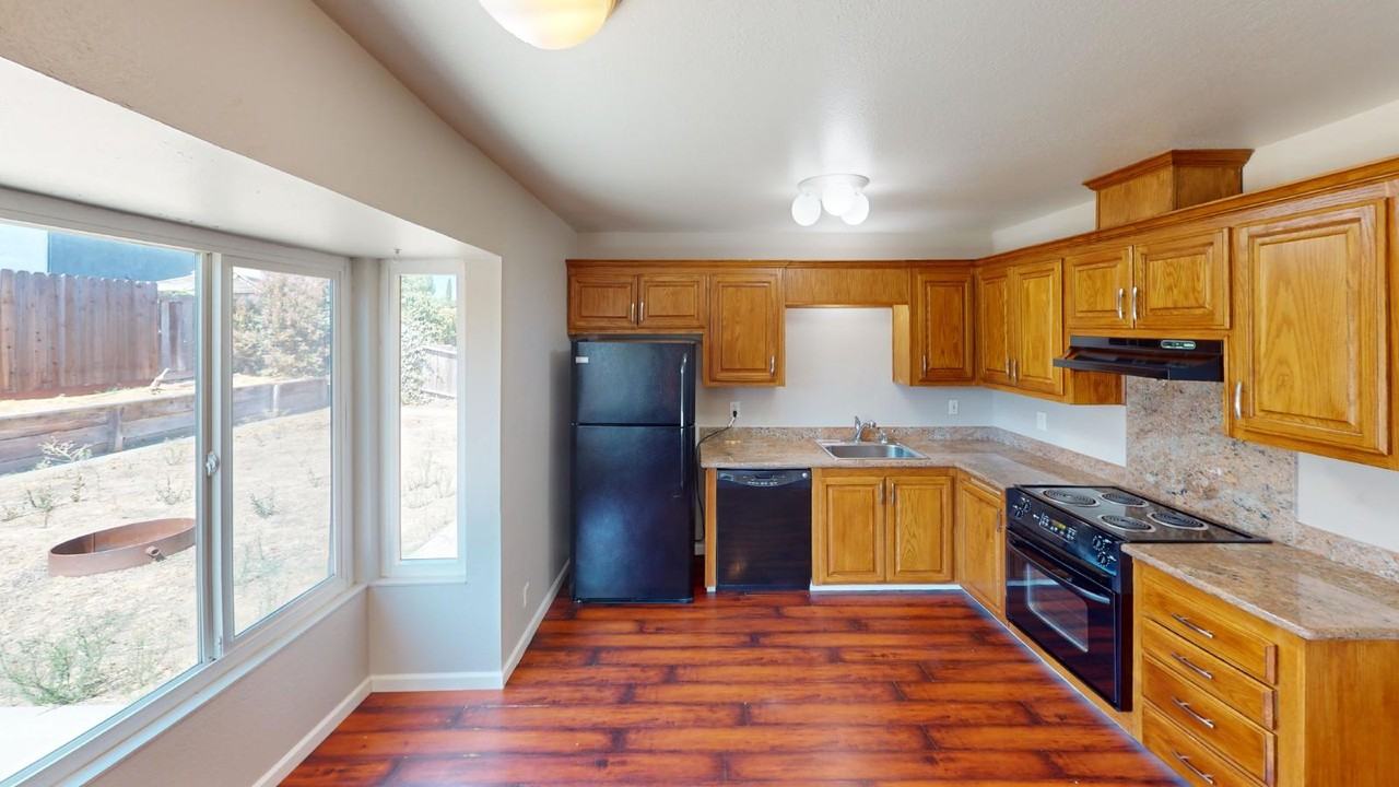 4911 Burgundy Dr - Photo 3 of 18