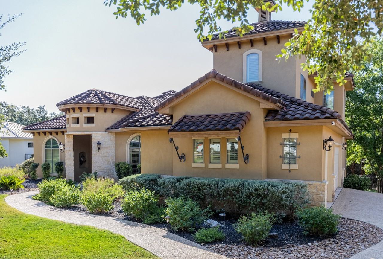 25318 Wentworth Way - Photo 2 of 50