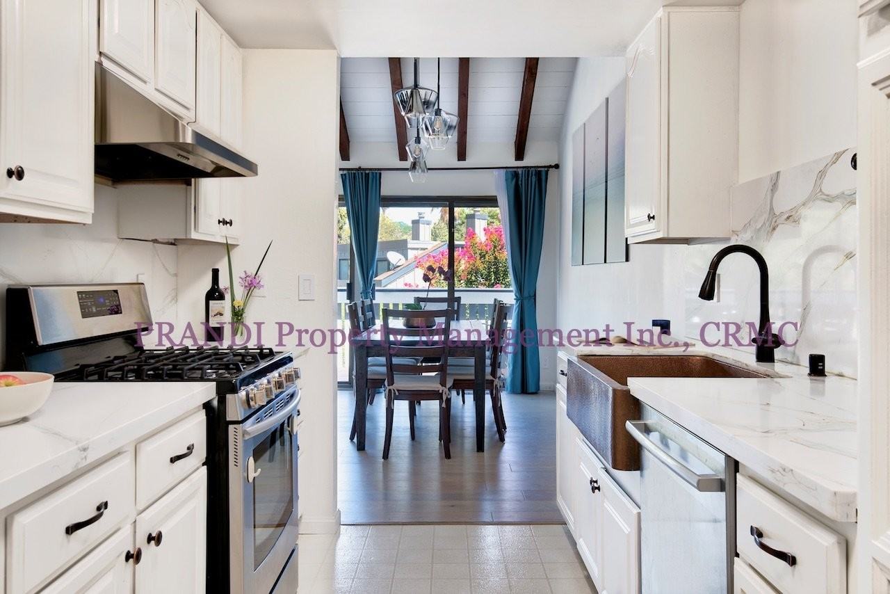 34 Blackstone Dr - Photo 3 of 26