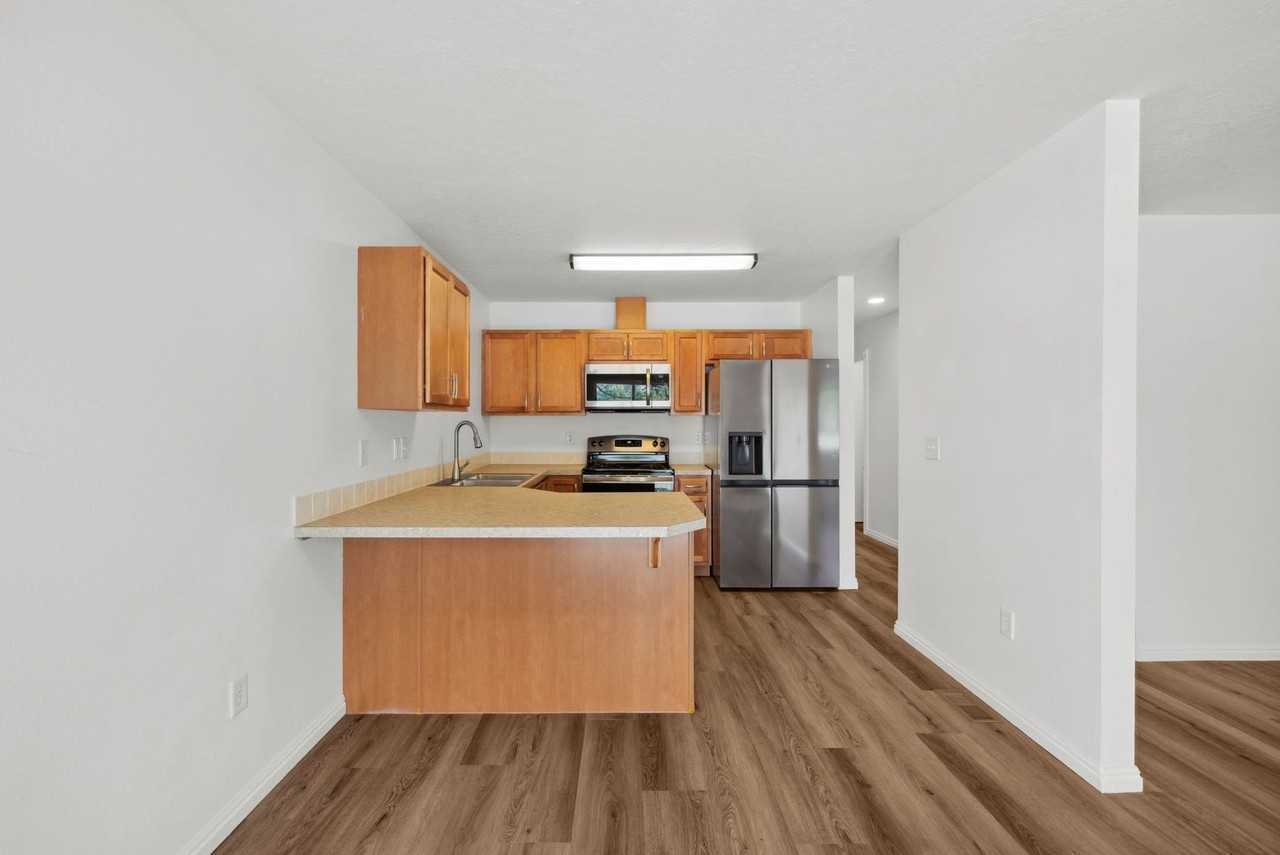 1311 N Gingham Ave - Photo 7 of 31
