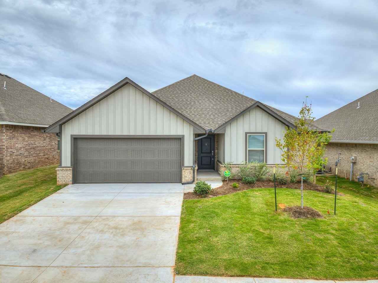 8416 Nw 161st St - Photo 2 of 32