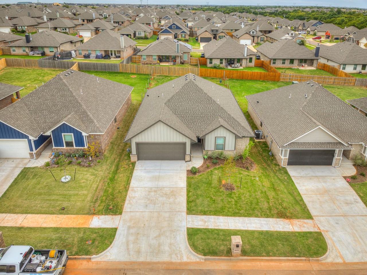 8416 Nw 161st St - Photo 3 of 32