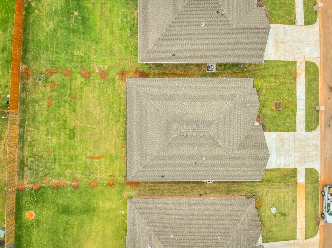 8416 Nw 161st St - Photo 5 of 32