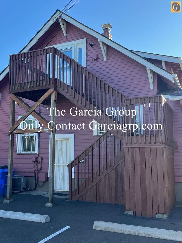 1710 Se Clatsop St - Photo 3 of 14