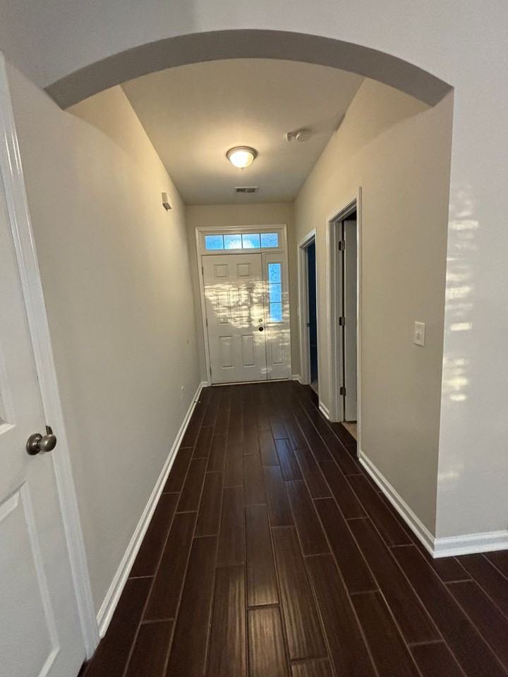 408 Abe Cir - Photo 2 of 30