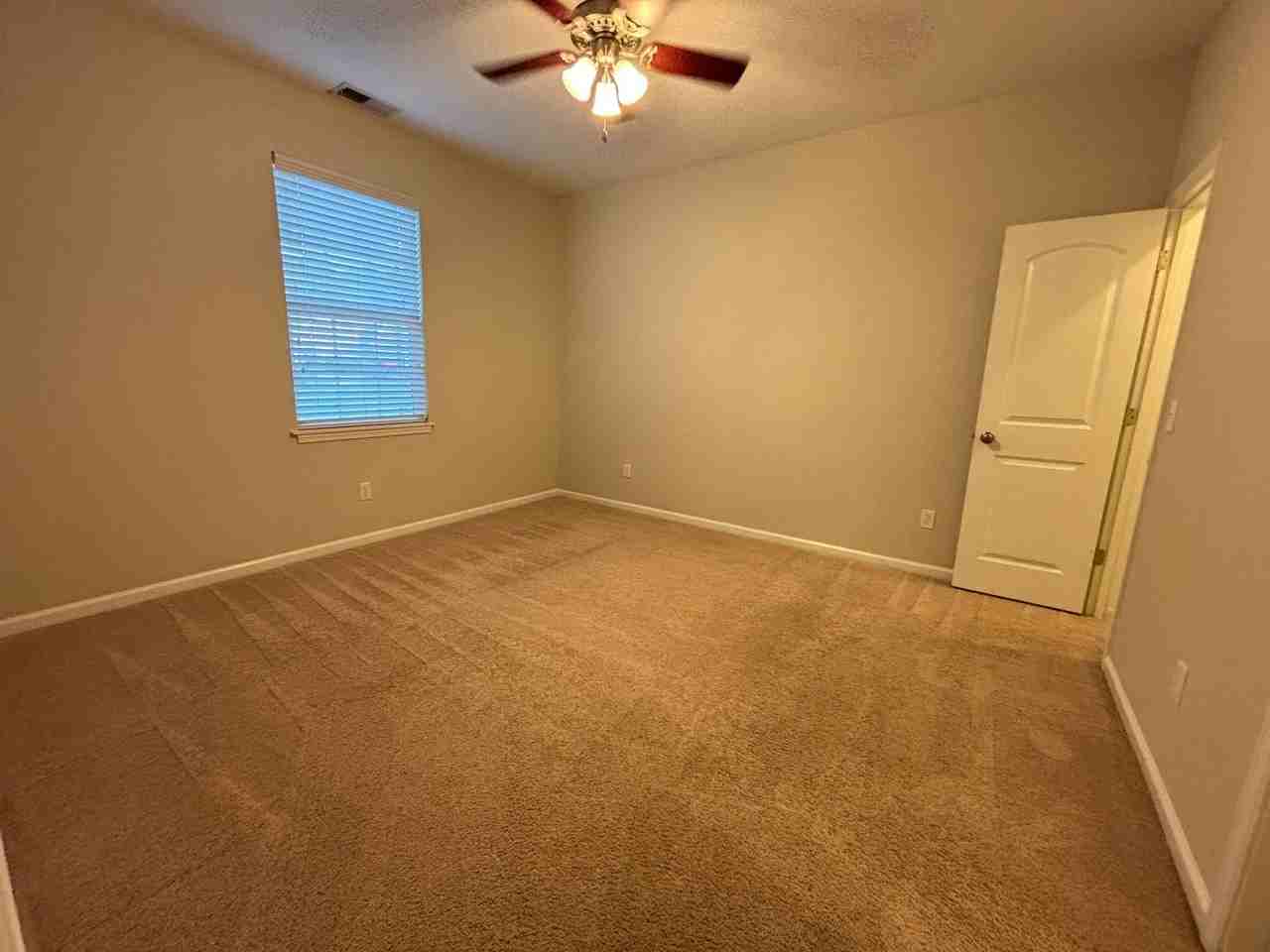 408 Abe Cir - Photo 3 of 30