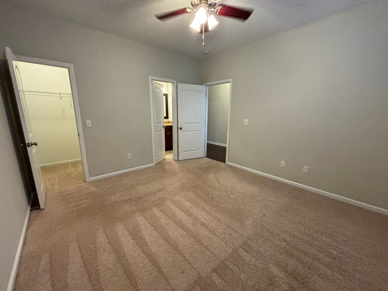 408 Abe Cir - Photo 4 of 30