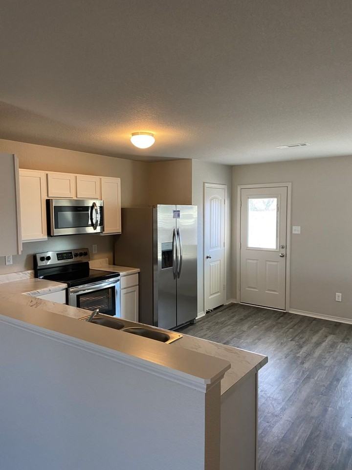 1615 Raden St - Photo 6 of 20