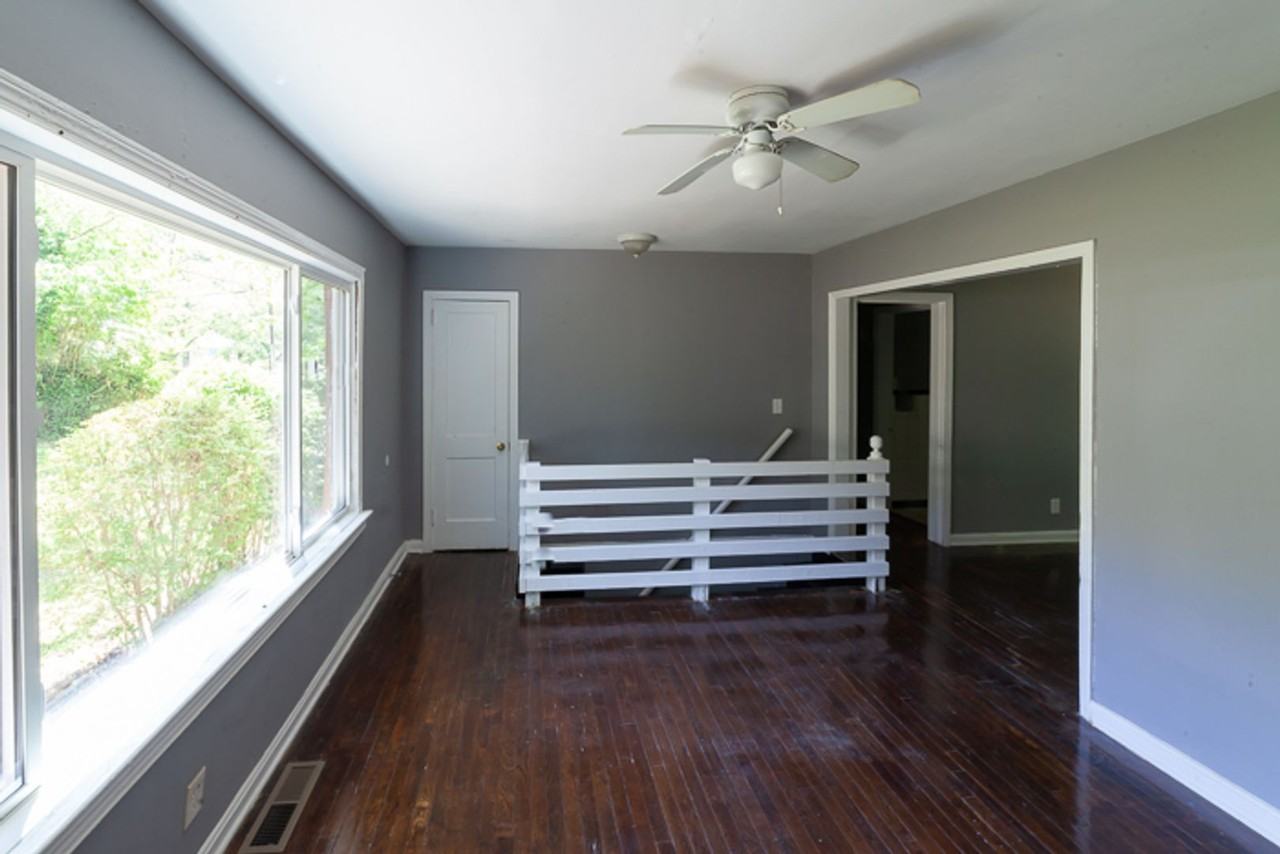 1123 Graymont Dr Sw - Photo 2 of 12