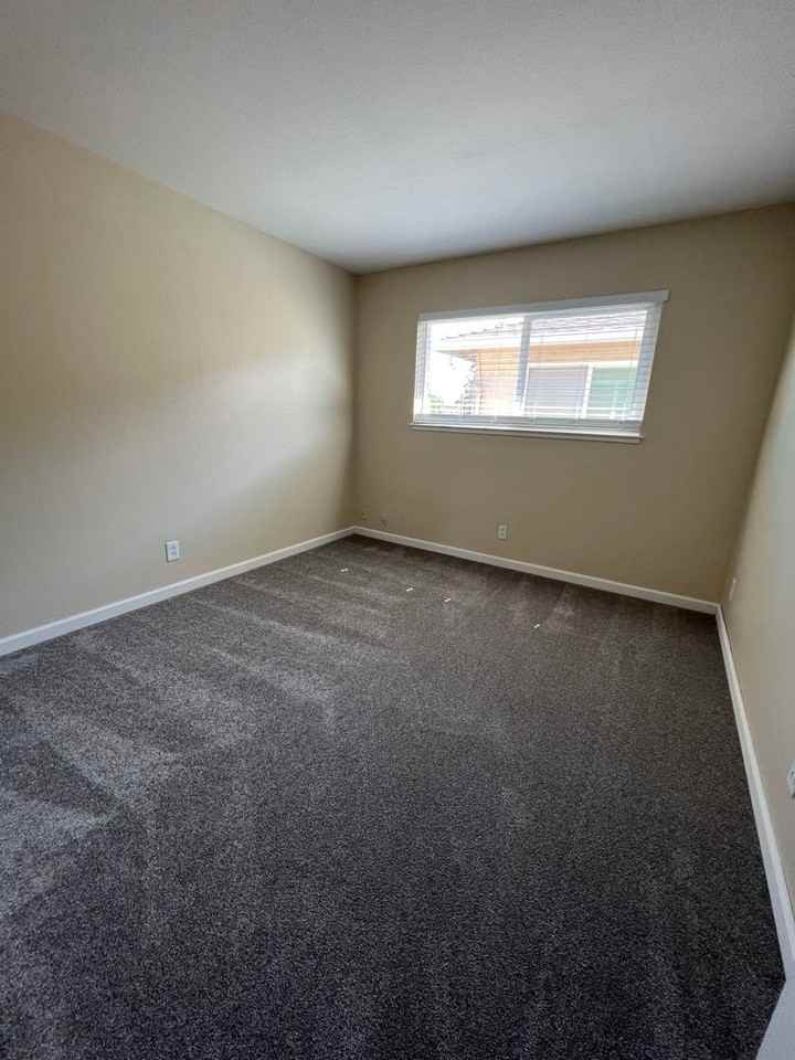 39-2102 - Photo 3 of 9