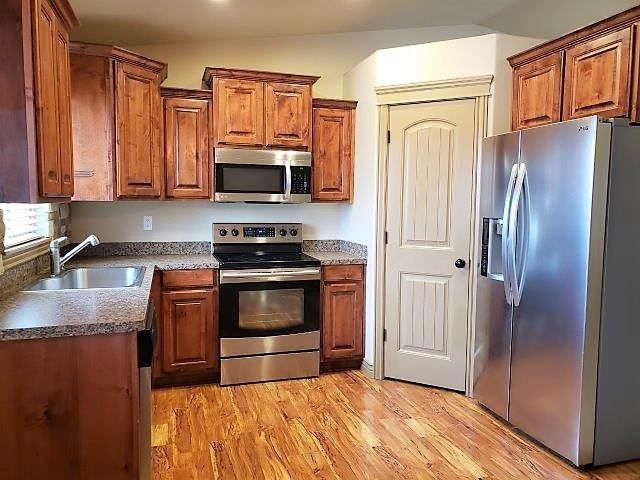 3384 W 4225 S - Photo 2 of 26