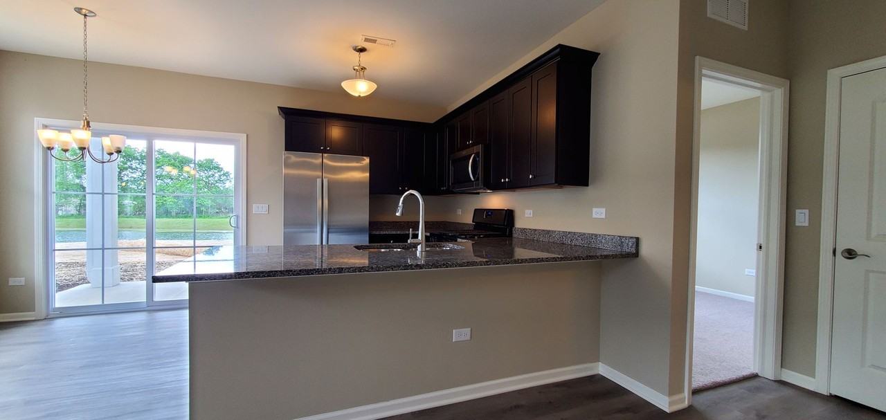 435 Timber Pointe Dr - Photo 3 of 15