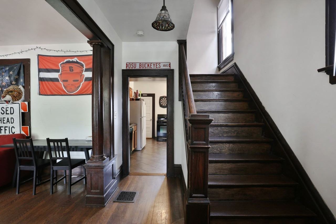 1619 Summit St - Photo 6 of 34