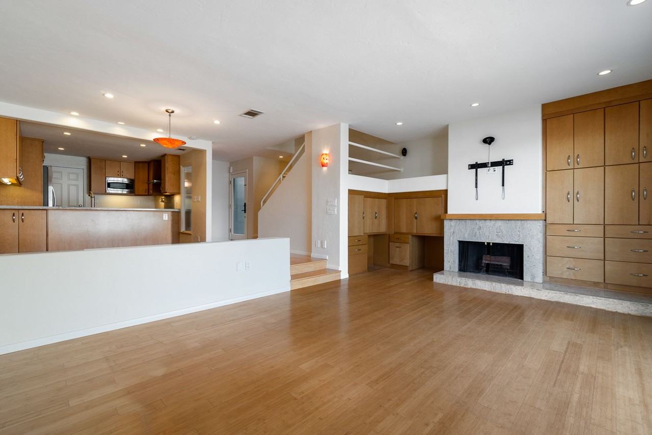 3358 Tempe Dr - Photo 4 of 34