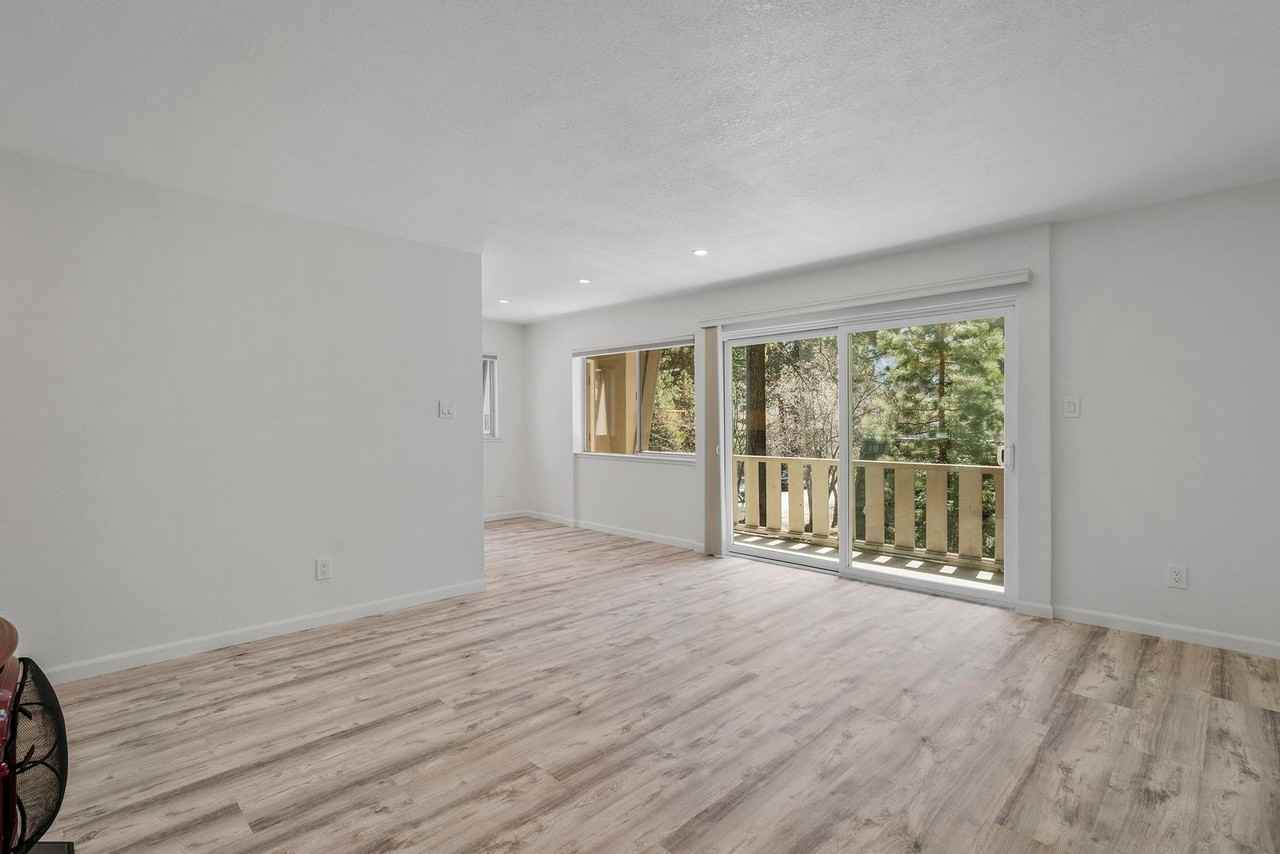 945 Harold Drive - Photo 4 of 17