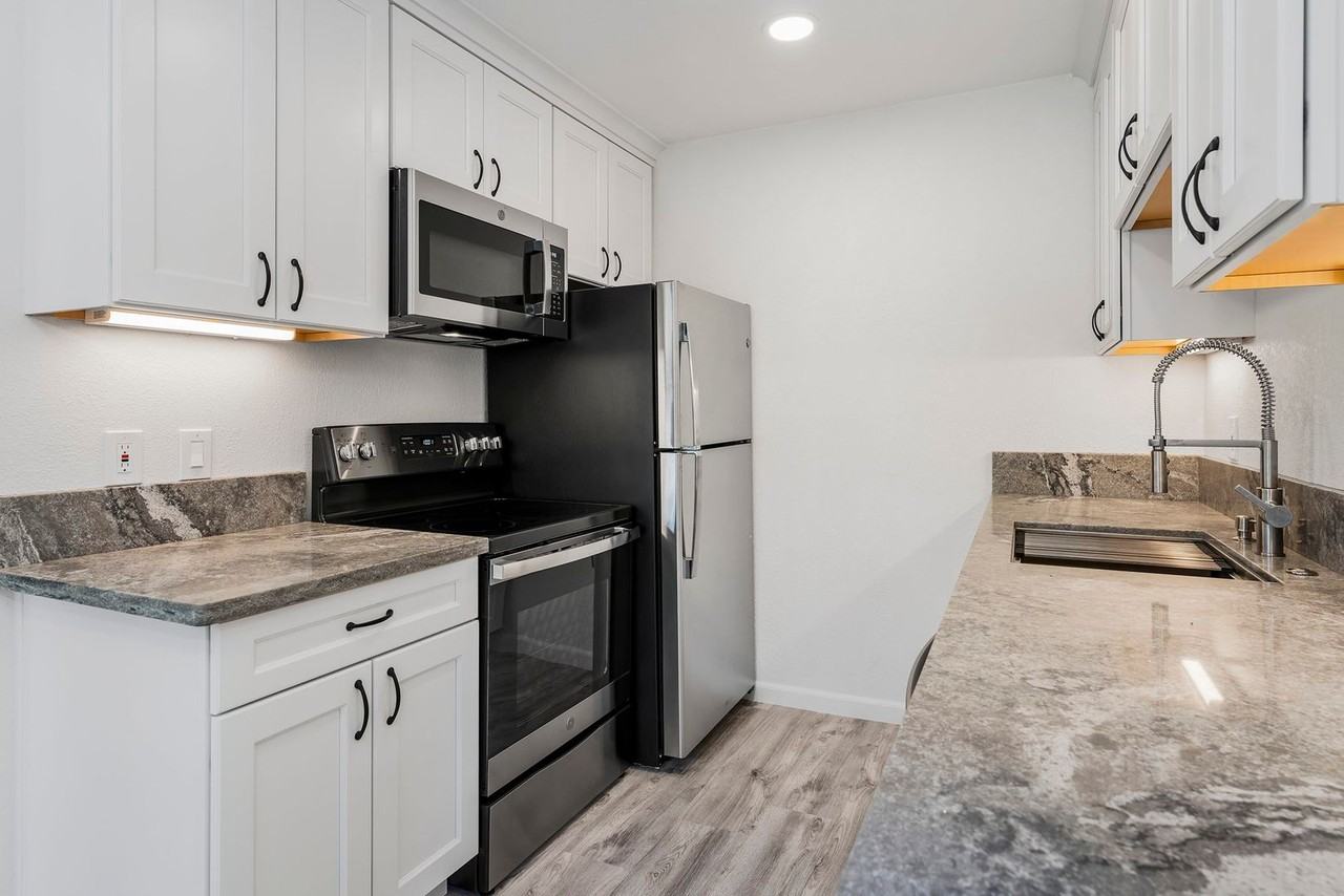 945 Harold Drive - Photo 2 of 17