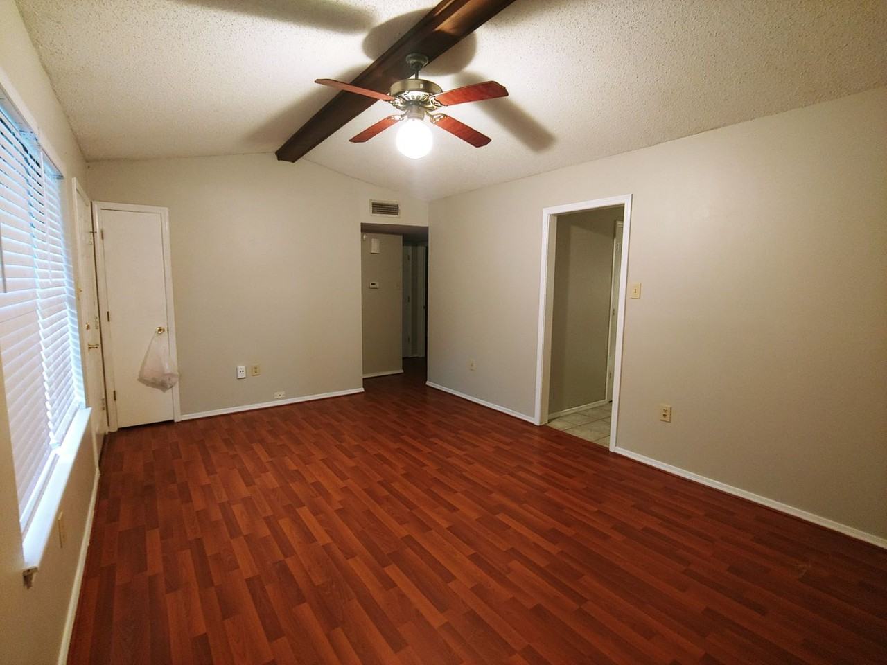 9 Smoking Oaks Dr - Photo 2 of 26