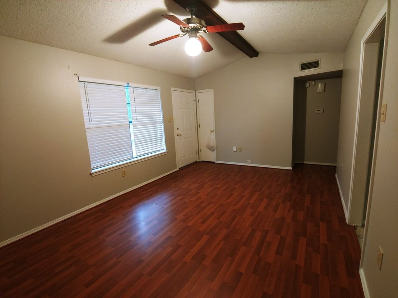 9 Smoking Oaks Dr - Photo 3 of 26