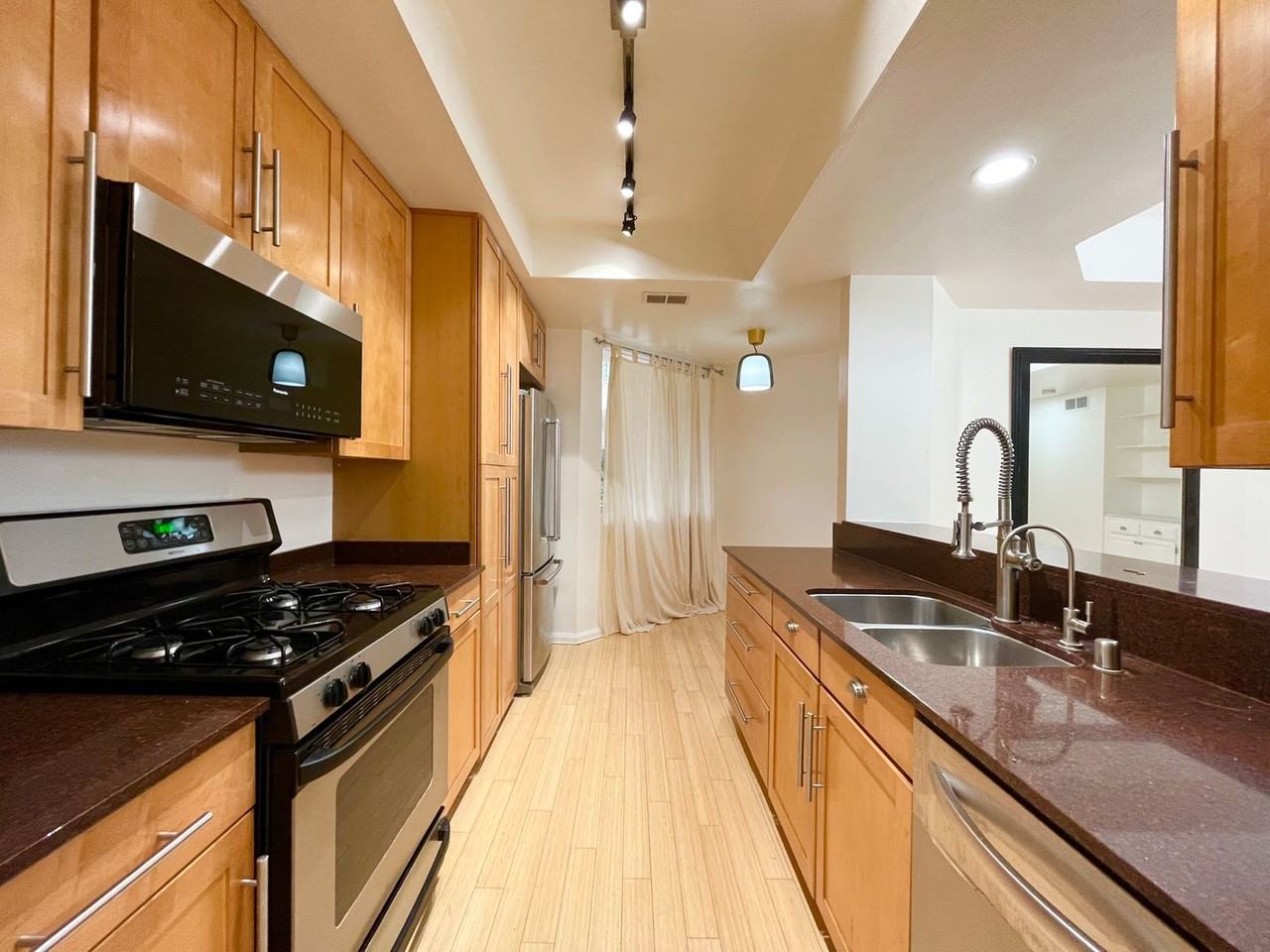 10373 Almayo Ave #205 - Photo 4 of 18