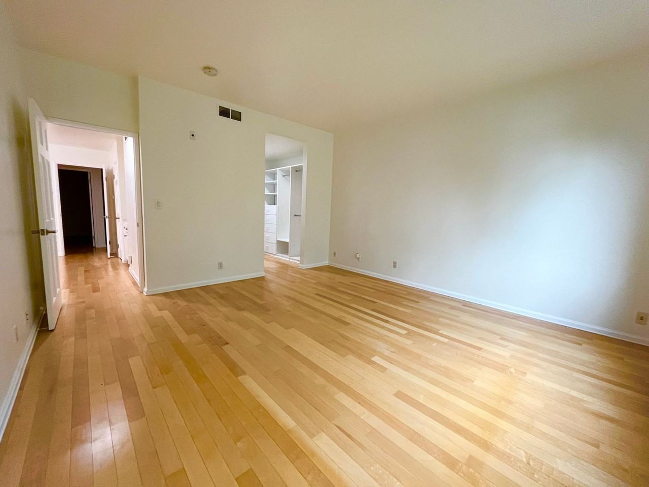 10373 Almayo Ave #205 - Photo 6 of 18