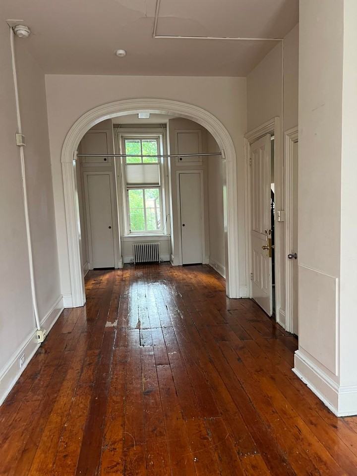 146 W High St - Photo 2 of 6