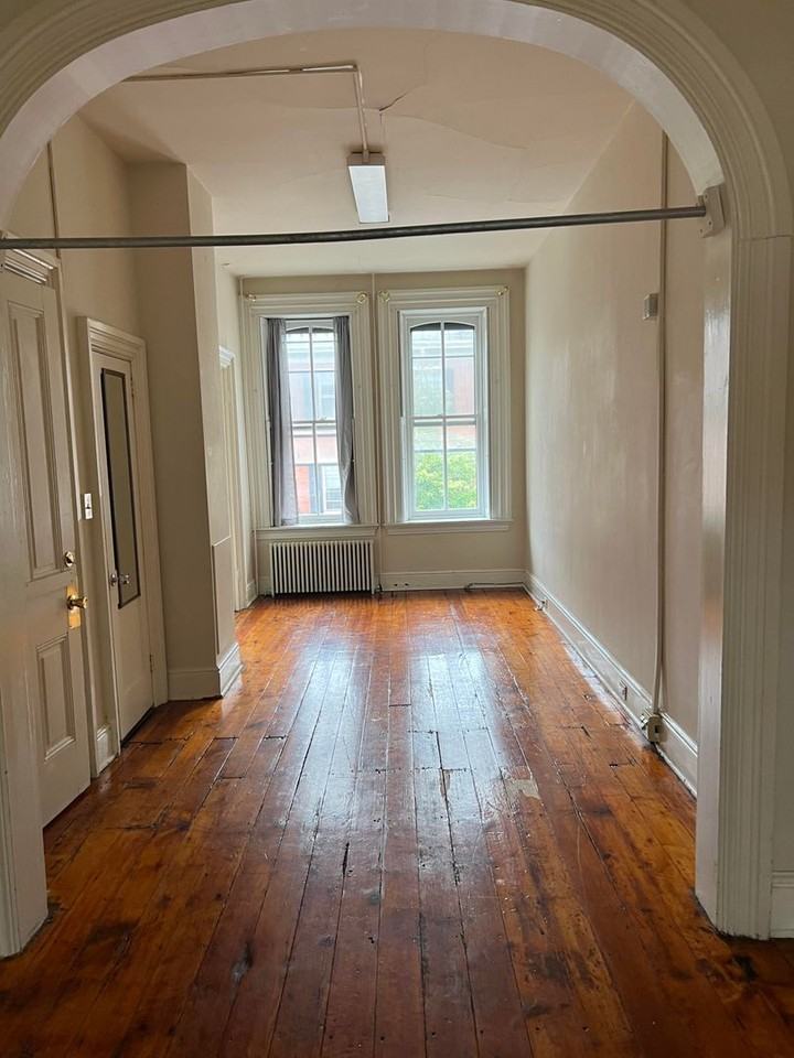 146 W High St - Photo 3 of 6