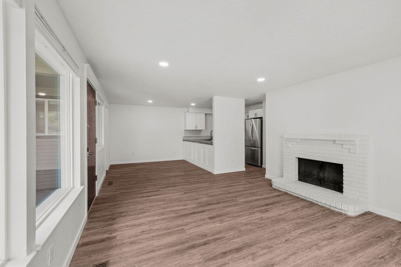 4223 N Vera St - Photo 3 of 22